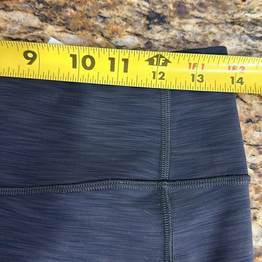 Lululemon Athletica Mid Rise Heathered Black Cropped Leggings Size 8